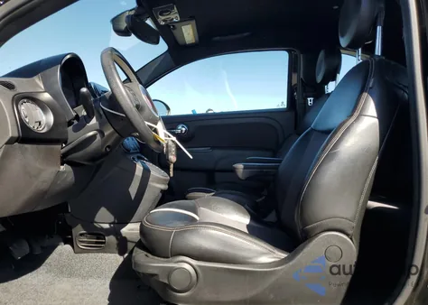 2017 Fiat 500 Electric z USA, uszkodzony, nr VIN 3C3CFFGE6HT549530